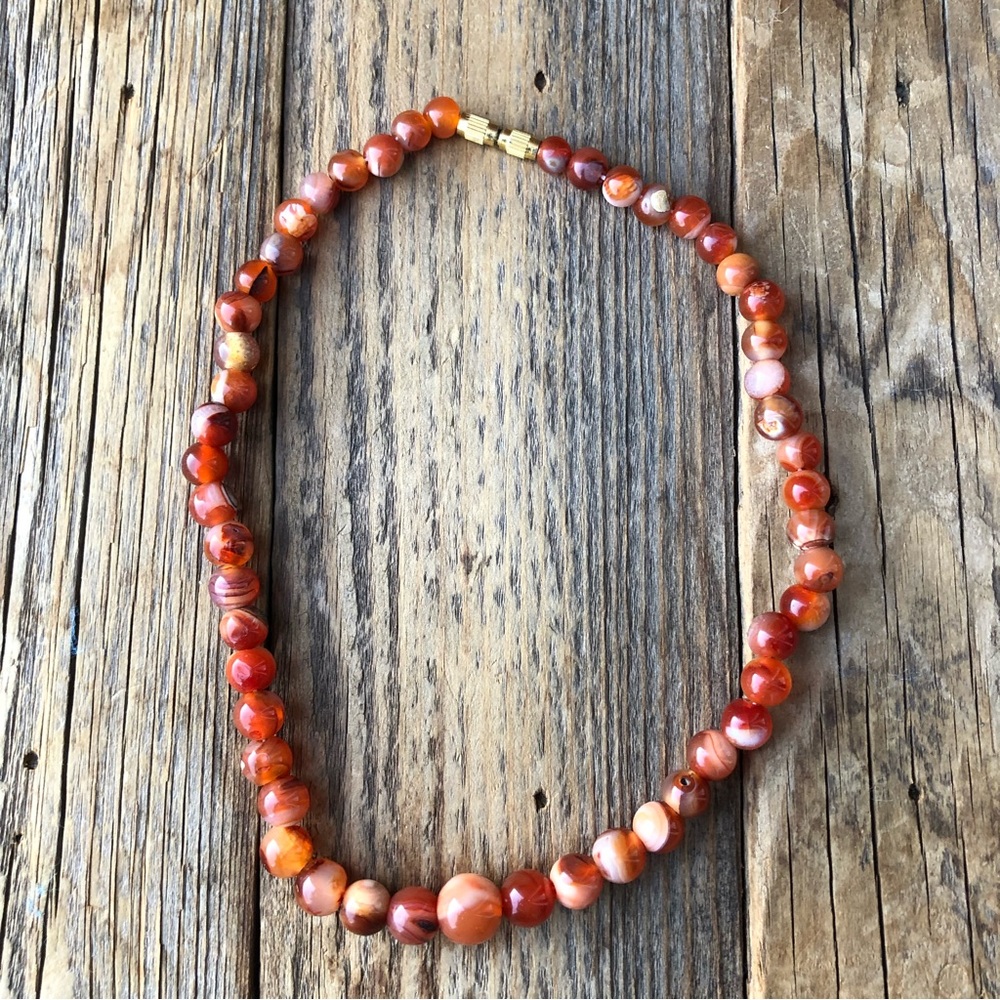 Agate choker necklace